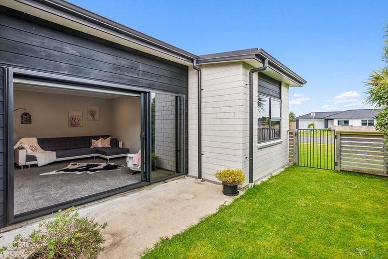 Photo of property in 35 Gallipoli Place, Paraparaumu, 5032