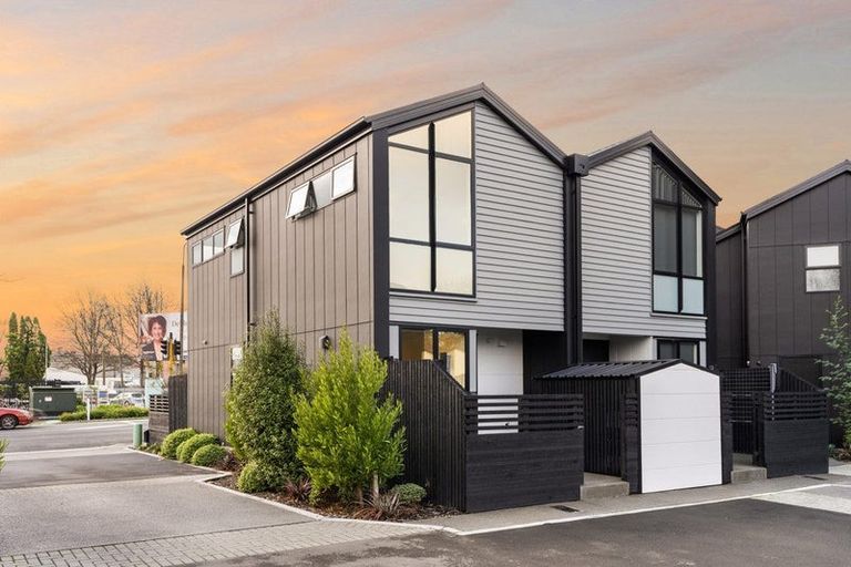 Photo of property in 1/27 Harewood Road, Papanui, Christchurch, 8053