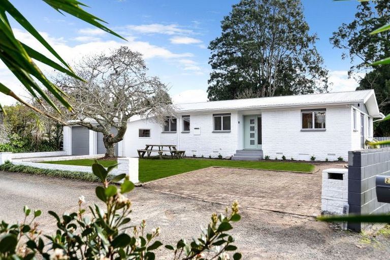 Photo of property in 28 Totara Drive, St Andrews, Hamilton, 3200