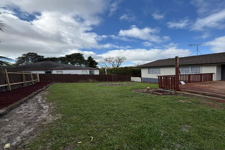 Photo of property in 101a Triangle Road, Massey, Auckland, 0614