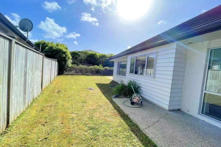 Photo of property in 17 Seafort Lane, Silverdale, 0932