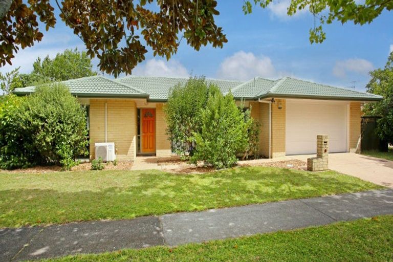 Photo of property in 6 Cottesmore Place, Huntington Park, Auckland, 2013