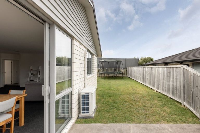 Photo of property in Waterview Estate, 33/4 Greystone Place, Omokoroa, 3114