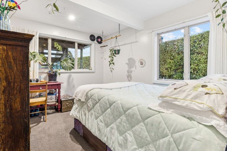 Photo of property in 1410 Whangaparaoa Road, Army Bay, Whangaparaoa, 0930