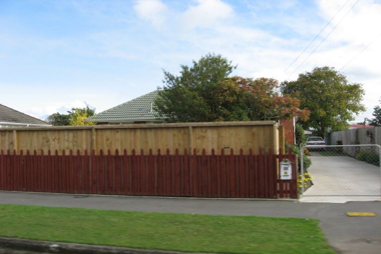 Photo of property in 25 Oakland Street, Northcote, Christchurch, 8052