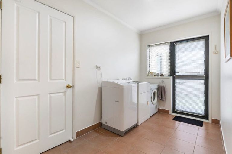 Photo of property in 5 Beragh Place, East Tamaki, Auckland, 2016