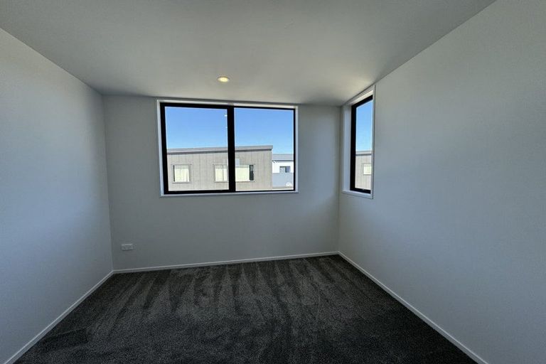 Photo of property in 14 Parahau Road, Papakura, 2110