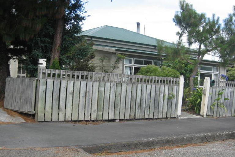 Photo of property in 5 Cambridge Street, Pahiatua, 4910