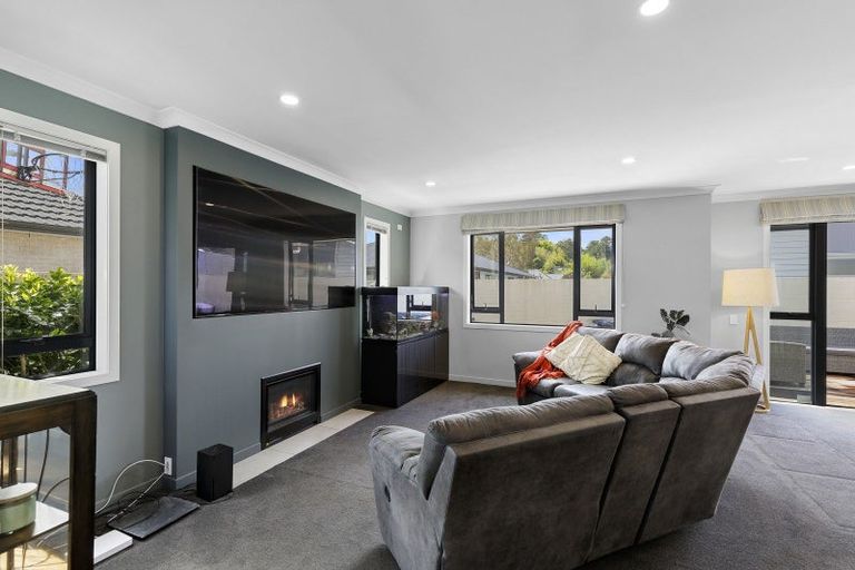 Photo of property in 9 Vernon Grove, Brown Owl, Upper Hutt, 5018