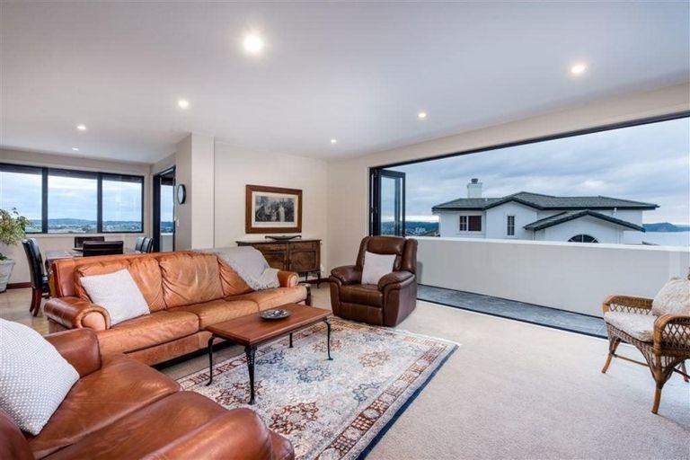 Photo of property in 9 Durness Place, Red Beach, 0932