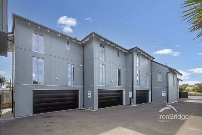 Photo of property in 6/246 Marine Parade, New Brighton, Christchurch, 8061