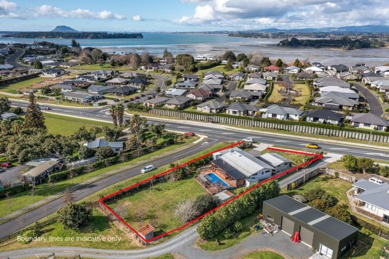 Photo of property in 242 Omokoroa Road, Omokoroa, 3114