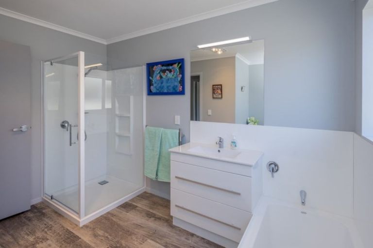 Photo of property in 12 Awahou Place, Foxton, 4814