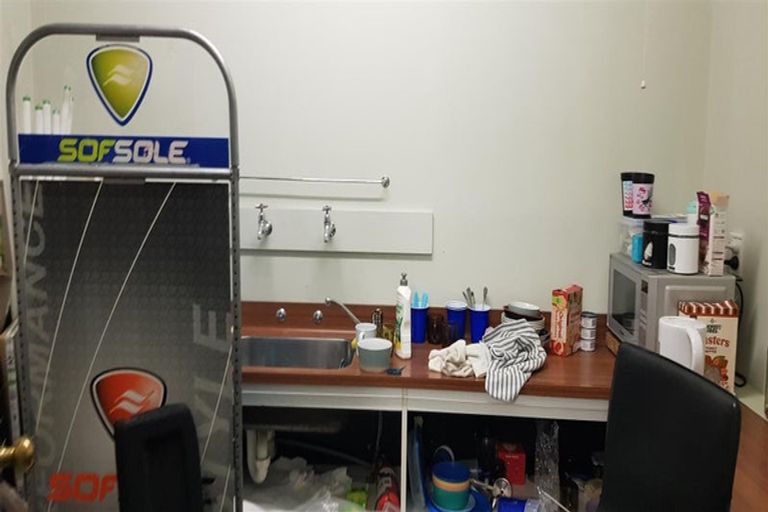 Photo of property in 154 Main Street, Upper Hutt Central, Upper Hutt, 5018