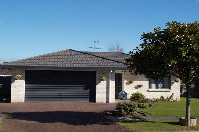 Photo of property in 40 Frank Nobilo Drive, Golflands, Auckland, 2013