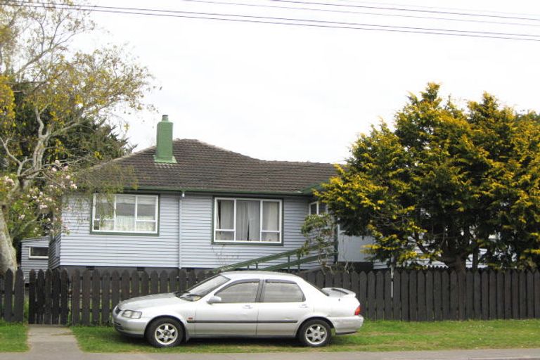 Photo of property in 99 Omata Road, Marfell, New Plymouth, 4310