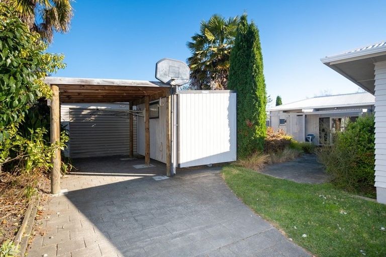 Photo of property in 2 Jarvis Place, Taradale, Napier, 4112