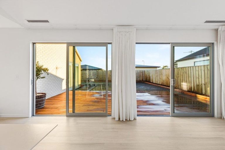 Photo of property in 20 Greig Crescent, Amberley, 7410