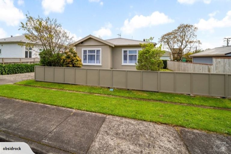 Photo of property in 2a Carrington Street, Inglewood, 4330
