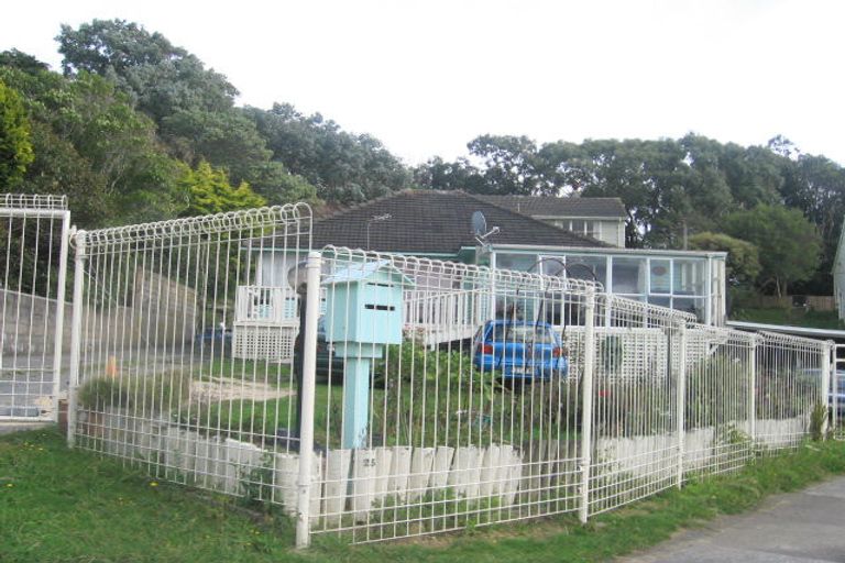 Photo of property in 25 Maher Place, Ranui, Porirua, 5024