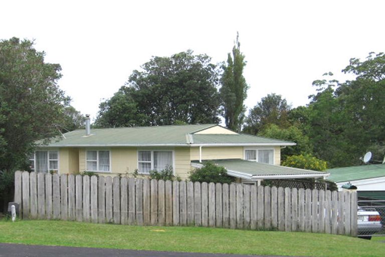 Photo of property in 11 Wickstead Place, Massey, Auckland, 0614