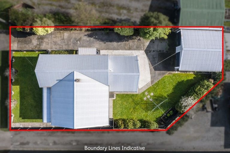 Photo of property in 10 Philip Street, Carterton, 5713