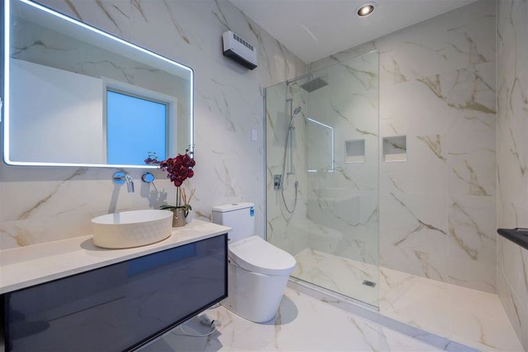 Photo of property in 2 Craigs Way, Hobsonville, Auckland, 0616