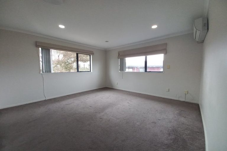 Photo of property in 1/12 Solana Court, Botany Downs, Auckland, 2010