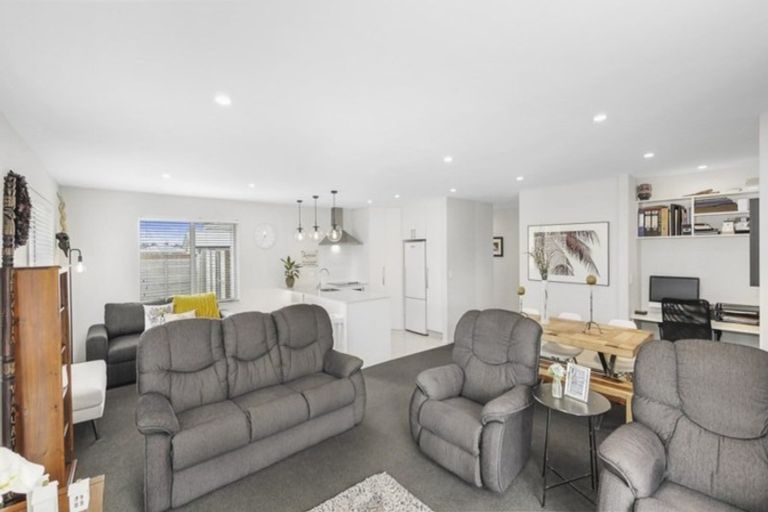 Photo of property in 2 Annie Jane Close, Rolleston, 7614