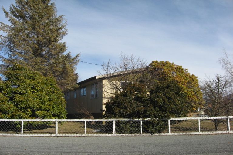 Photo of property in 2 Fraser Crescent, Twizel, 7901