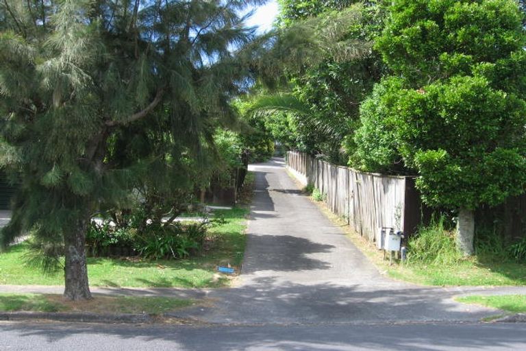 Photo of property in 2/21 Waiau Street, Torbay, Auckland, 0630