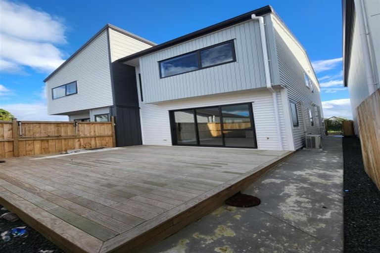 Photo of property in 137 Grove Road, Papakura, 2110