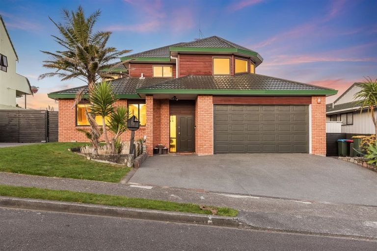 Photo of property in 22 Halladale Road, Papakowhai, Porirua, 5024