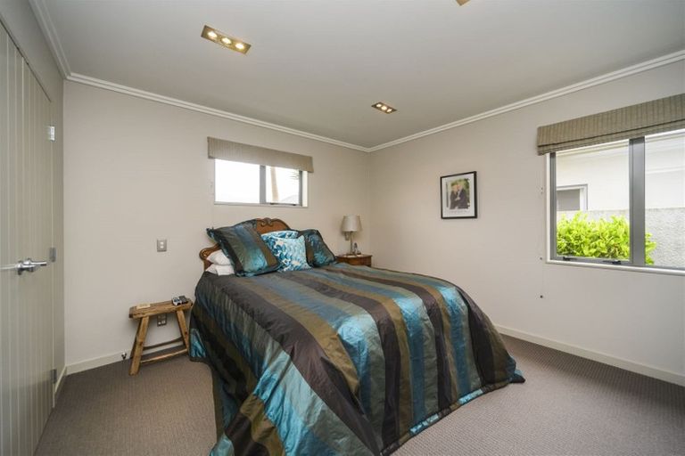 Photo of property in 25 Rosalie Terrace, Kelvin Grove, Palmerston North, 4414