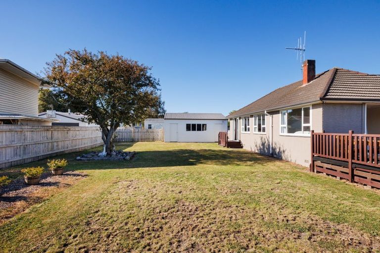 Photo of property in 11 Hendon Place, West End, Palmerston North, 4412