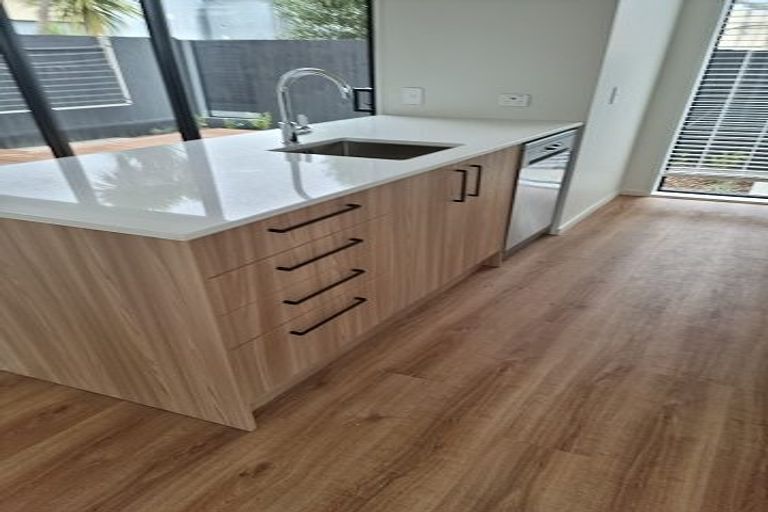 Photo of property in 4/63 Waltham Road, Sydenham, Christchurch, 8023