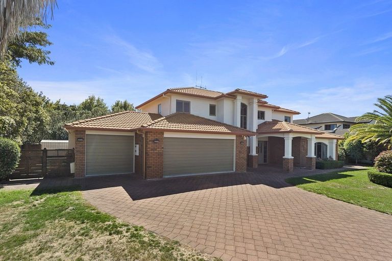 Photo of property in 18 Nielsen Gardens, Rototuna, Hamilton, 3210
