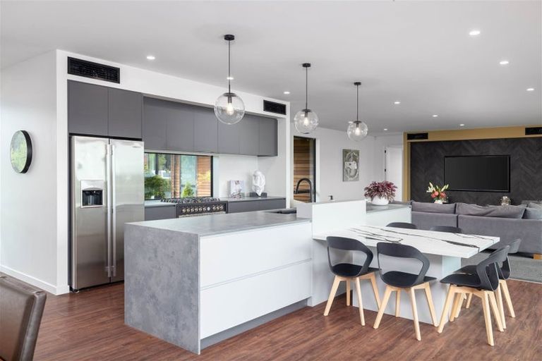 Photo of property in 22 Penberley Road, Prebbleton, 7676