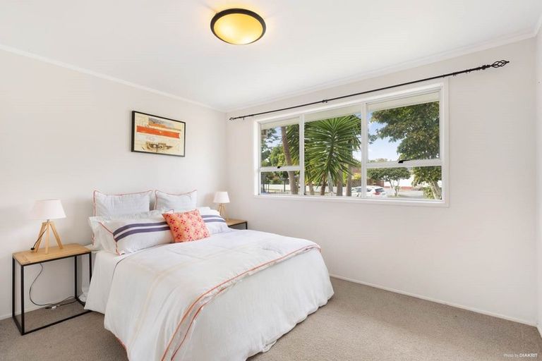 Photo of property in 9 Tangelo Place, Bucklands Beach, Auckland, 2012