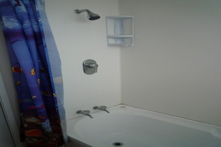 Photo of property in 2/24 Station Road, Takanini, 2112