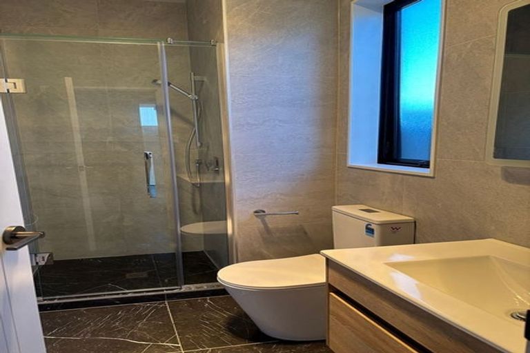 Photo of property in 13b Edgerton Road, Te Atatu Peninsula, Auckland, 0610