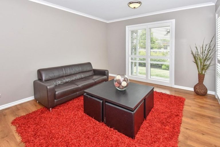Photo of property in 9 Fountain Avenue, Karaka, Papakura, 2113
