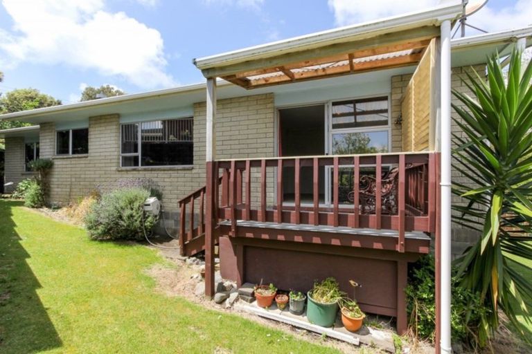 Photo of property in 1/4 Calvert Road, Moturoa, New Plymouth, 4310