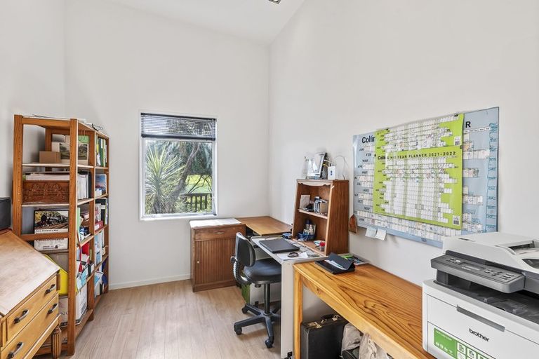 Photo of property in 21 Sandown Road, Te Horo Beach, Otaki, 5581