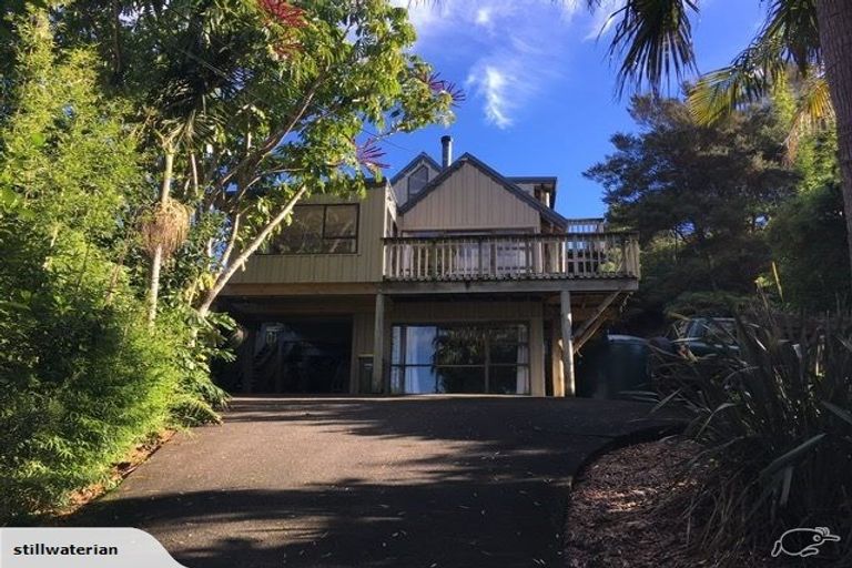 Photo of property in 25 Elliston Crescent, Stanmore Bay, Whangaparaoa, 0932