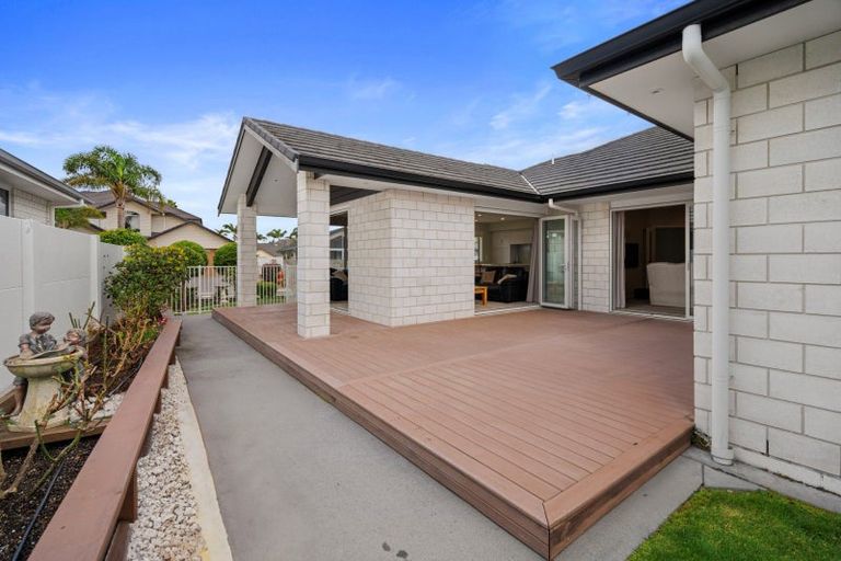 Photo of property in 32 Oceania Sands Way, Papamoa Beach, Papamoa, 3118