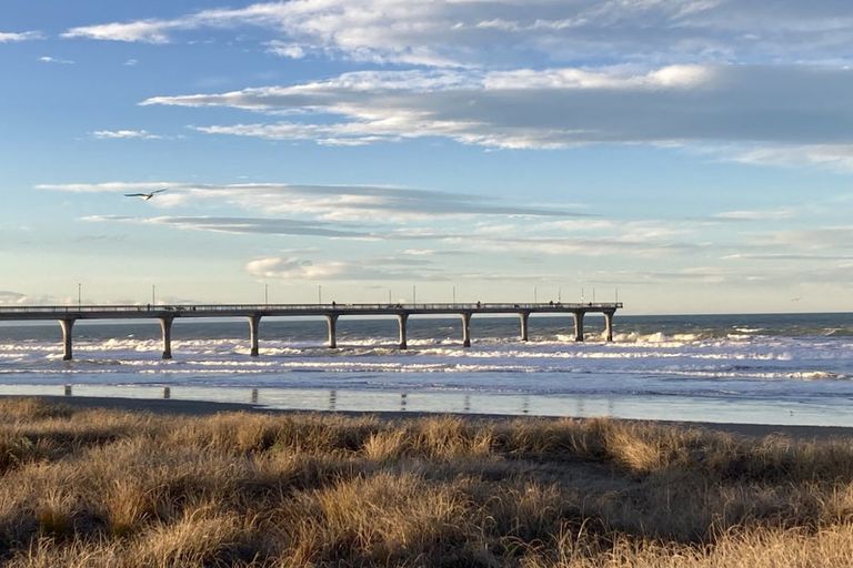 Photo of property in 2/272 Marine Parade, New Brighton, Christchurch, 8061