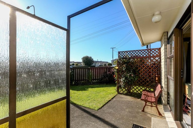 Photo of property in 1 Nursery Place, Westown, New Plymouth, 4310