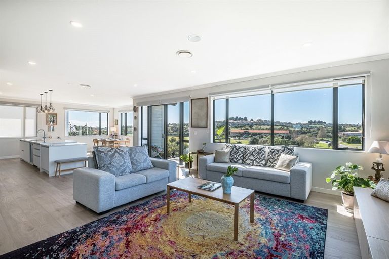 Photo of property in 5 Bella Vista Drive, Gulf Harbour, Whangaparaoa, 0930