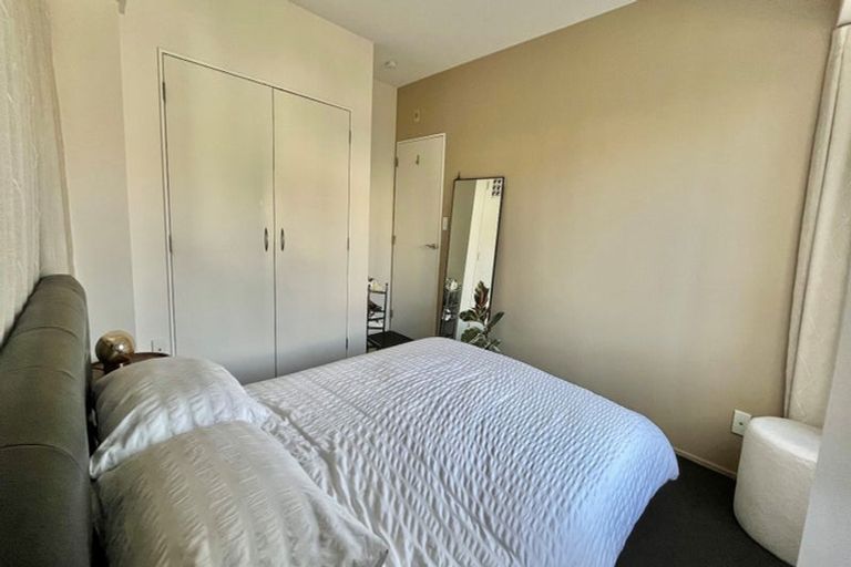 Photo of property in St Peters Apartments, 7e/192 Willis Street, Te Aro, Wellington, 6011